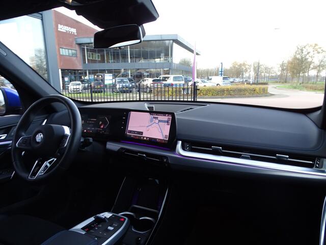 BMW X1 sDrive18i M Sportpakket Premium-Pack Ada.Led Navigatie Camera Keyless-entry 18"LM Velgen