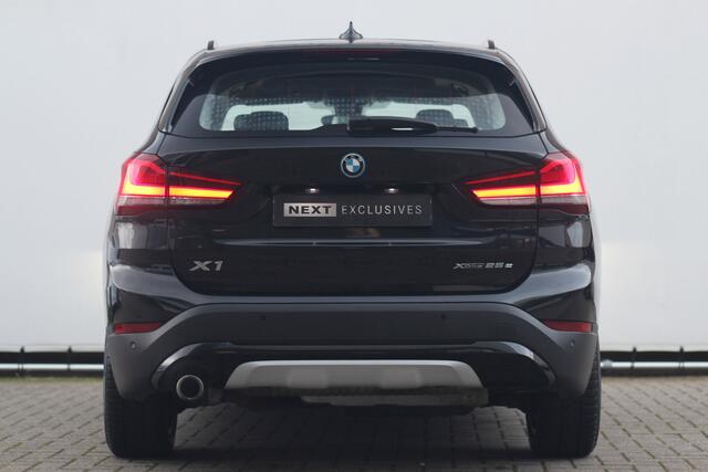 BMW X1 xDrive25e High Executive | Pano | Head-up | Camera | Verwarming