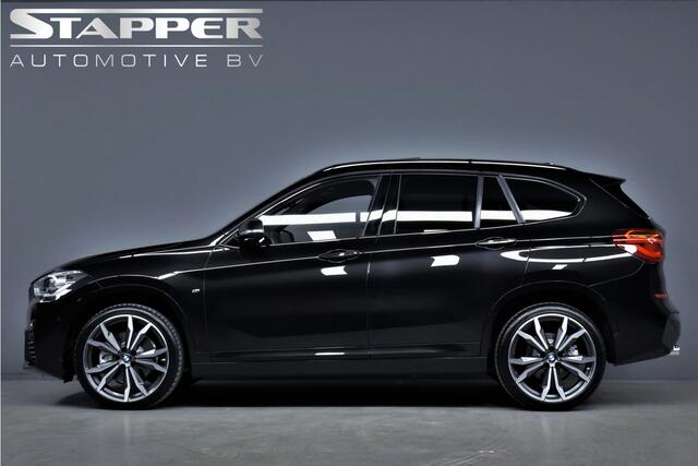 BMW X1 sDrive20i 192pk Automaat High Executive Pano/Camera/Head-up/Adap.cruise/Navi/Led/Stoelverw./Lmv20''