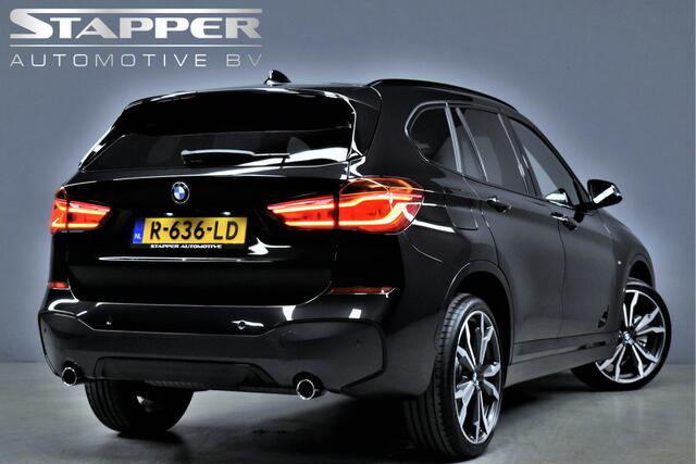 BMW X1 sDrive20i 192pk Automaat High Executive Pano/Camera/Head-up/Adap.cruise/Navi/Led/Stoelverw./Lmv20''