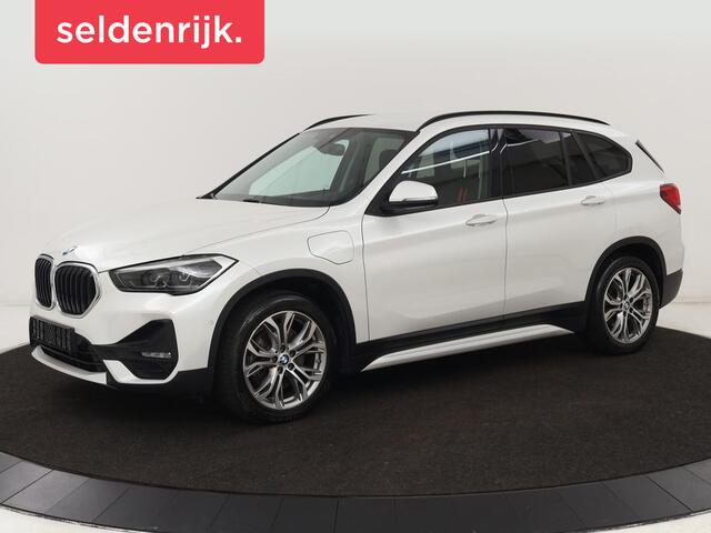 BMW X1 xDrive25e Sport Line | Stoelverwarming | Camera | Full LED | Sportstoelen | Keyless | Navigatie | Climate control | Parkeerhulp | Cruise control | DAB | Bluetooth