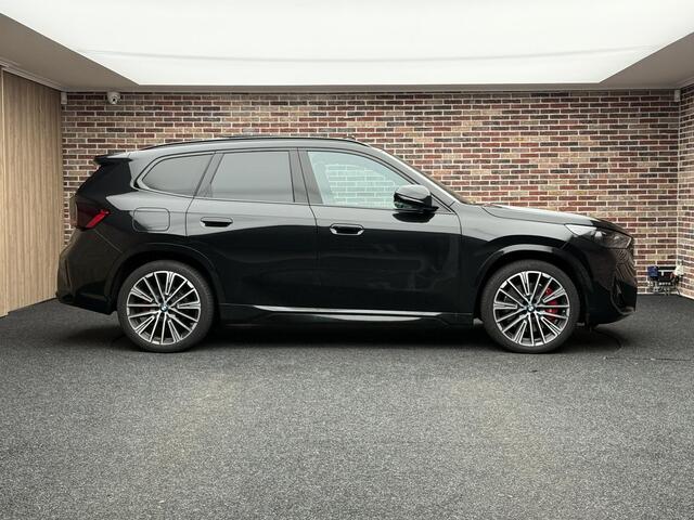 BMW X1 xDrive30e Origineel NL | Service inclusive | Stoelmassage | Panorama | Dashcam | harman/kardon | Elektr. trekhaak | Lak Coating