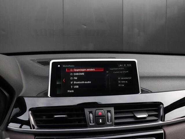 BMW X1 sDrive20i High Executive | LEDER | PANO-DAK | HEAD-UP | PDC | CRUISE | STOELVERW. |