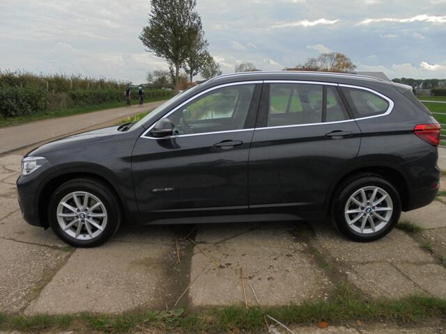 BMW X1 sDrive20i Centennial High Executive **1e EIGENAAR**112.000 org.km. NAP**DEALER ONDERHOUDEN**