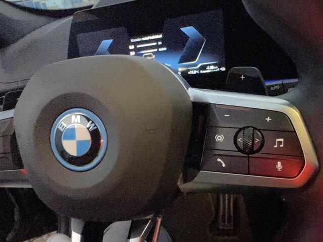 BMW X1 xDrive30e 20 inc l Pano l Zeer luxe l Hybrid