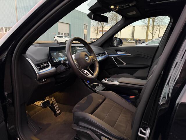 BMW X1 xDrive30e 20 inc l Pano l Zeer luxe l Hybrid