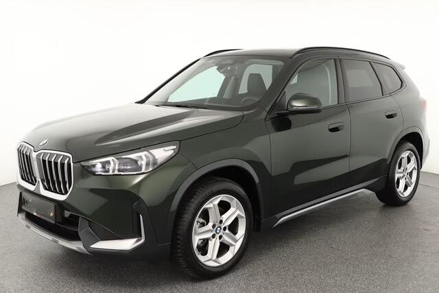 BMW X1 sDrive18iA xLine ** ADAPT. LED, LEDER, PANORAMA, TREKH, ADAPT. CRUISE, ACT. SPORTST ** 1e EIG - Ex BMW-AG - UNFALLFREI ** ** INFORMEER OOK NAAR ONZE AANTREKKELIJKE FINANCIAL-LEASE TARIEVEN **