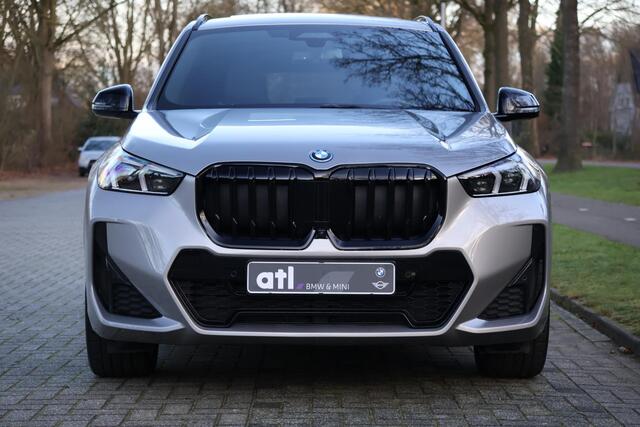 BMW X1 xDrive30e M-Sport | HUD | 360 | Harman Kardon | Pano | Massage | Elektr. Trekhaak | Driving ass + | Stuurwielverwarming | Keyless | Etc.