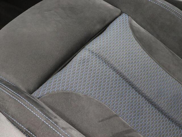 BMW X1 sDrive20i High Executive | M Sportpakket | Achteruitrijcamera | Panoramadak | Driving Assistant Plus | Active Cruise Control | Head-Up Display | Harman Kardon | 18''