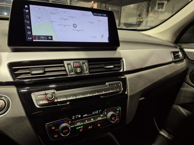 BMW X1 xDrive25e eDrive Edition Navigatie | HUD | Camera | LED | Stoelverwarming | 4x4