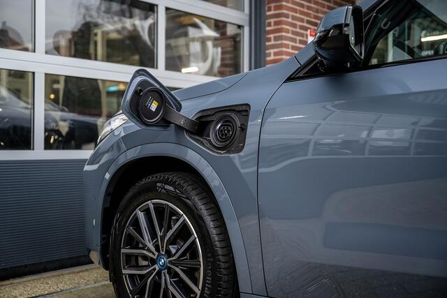 BMW X1 25e xDrive M Sport | Shadow | Camera | Elek. Trekhaak | Adap. led | Stoelverwarming | 18' inch |