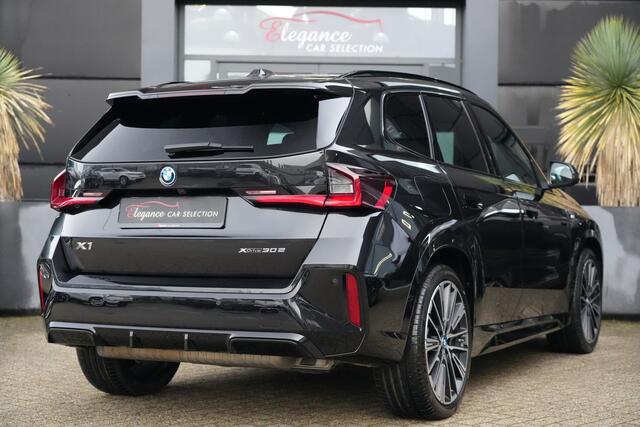 BMW X1 xDrive30e M Sport 327pk Panoramadak/HeadUpDisplay/360Camera