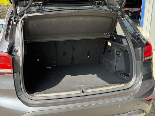 BMW X1 X1 xDrive25e plugin xLine | 220PK | Vleder | Pano | Camera