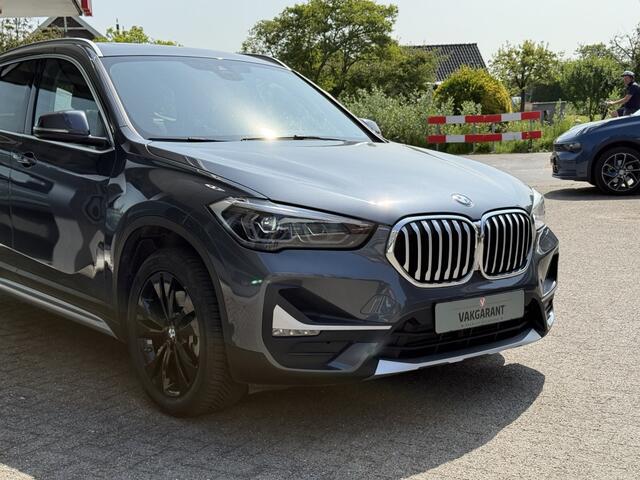 BMW X1 X1 xDrive25e plugin xLine | 220PK | Vleder | Pano | Camera