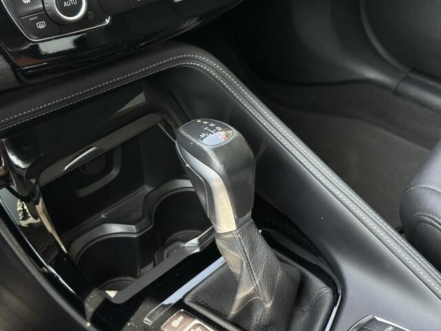 BMW X1 X1 xDrive25e plugin xLine | 220PK | Vleder | Pano | Camera