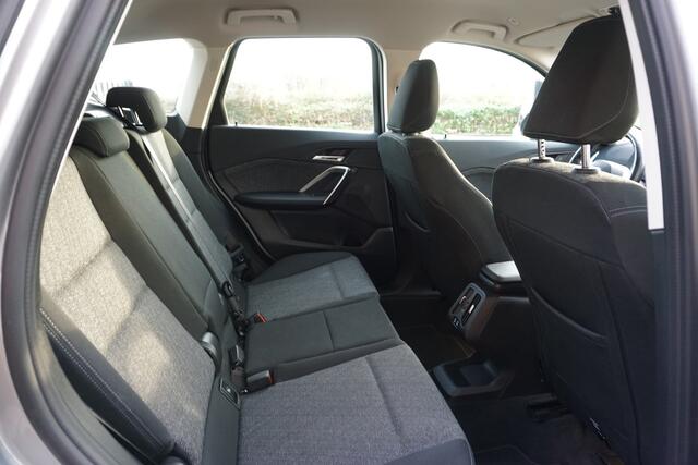 BMW X1 SDRIVE 18I BUSINESS EDITION KEURIGE NETTE STAAT VOLLEDIG DEALER ONDERHOUDEN CAMERA FULL LED NAVI ANDROID-APPLECARPLAY KEYLESS CLIMA CRUISE BLUETOOTH PDC V+A 18INCH ENZ...