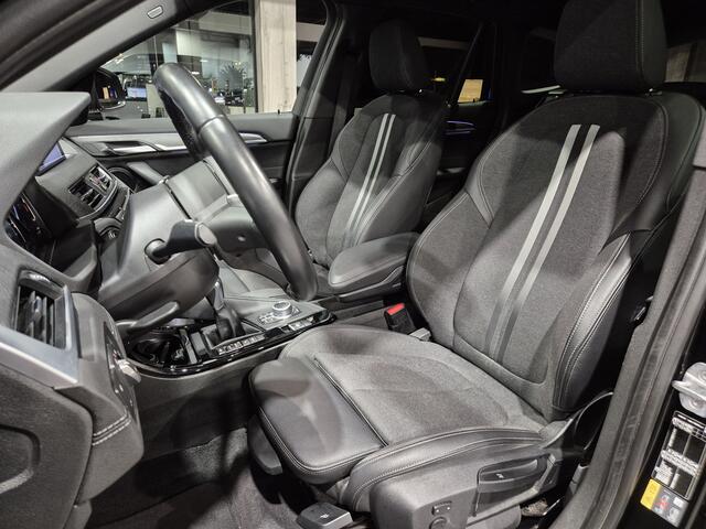 BMW X1 xDrive25e Executive Sportline | Black edition | Camera | Navigatie | Stoelverwarming