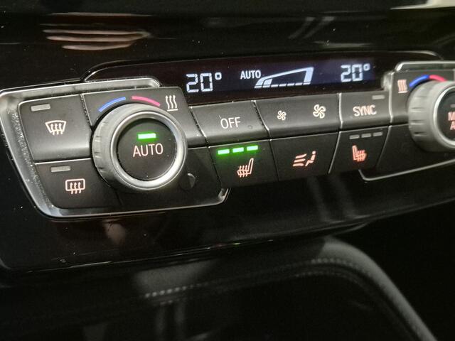 BMW X1 xDrive25e Executive Sportline | Black edition | Camera | Navigatie | Stoelverwarming