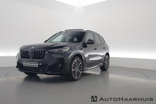 BMW X1 xDrive30e M Sport | Shadow Line | Pano | HUD | 360* Camera+PDC | Stuur+stoelverwarm. | H&K | Elek. Stoelen | Adapt. Cruise | 20''