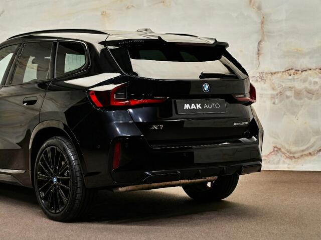 BMW X1 xDrive30e M Sport Pro, pano, tr.haak, H/K, 20", HUD, ACC, keyless, privacy