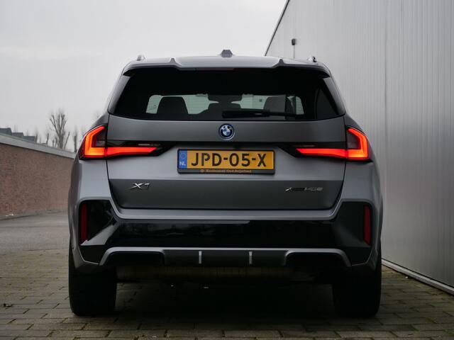 BMW X1 xDrive25e M Sport pakket Pro 245 Pk Automaat Schuifdak / Winterpakket / Harman Kardon