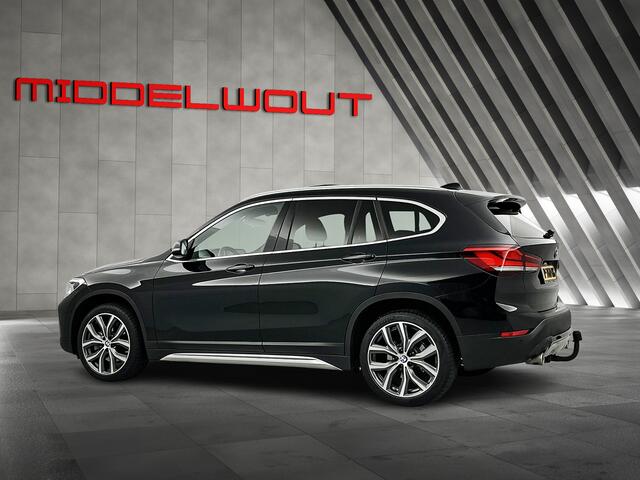 BMW X1 sDrive20i /Pano/Trekh/Sportst/Leder/Head-up