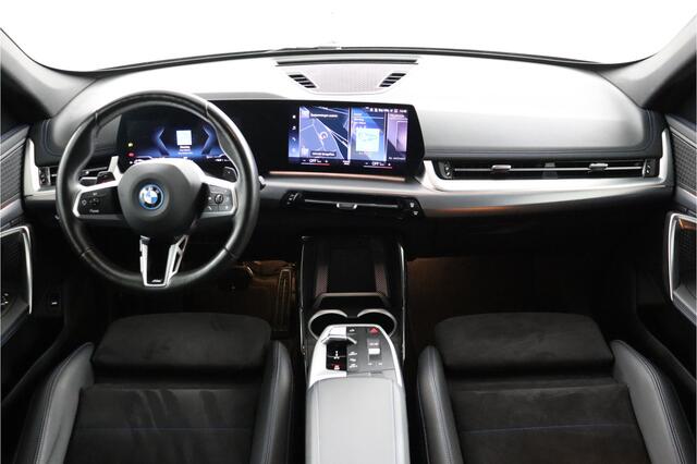 BMW X1 xDrive25e M-Sport 245 pk | Virtual | Stoelverw. + Massage | Navi | Apple Car Play | Keyless | Elektr.klep - RIJKLAAR