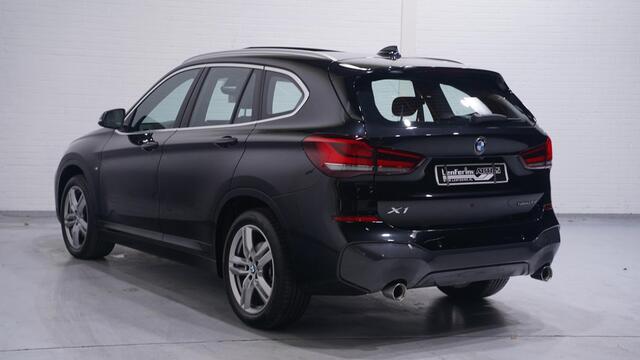 BMW X1 sDrive20i M Sport Panoramadak 1e Eig. NAP Head up Camera Apple Carplay Led koplampen