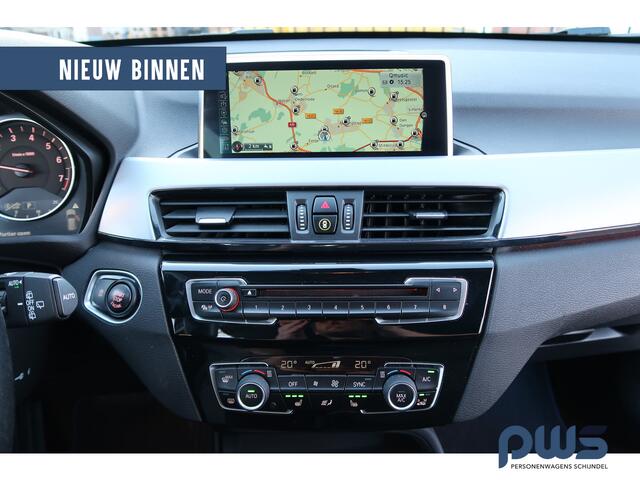 BMW X1 sDrive18i Centennial High Executive Leer / Trekhaak / Navi / Automaat / PDC / Clima / Stoelverw. etc etc.