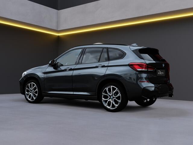 BMW X1 sDrive 20i M Sport Pano l Memory l Trekhaak l VOL OPTIES