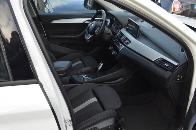 BMW X1 sDrive18i Sportstoelen Led Verlichting Stoelverw. Carplay!