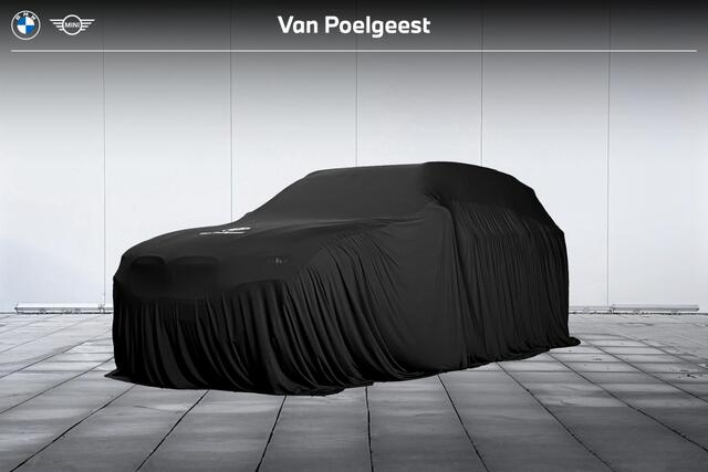 BMW X1 xDrive25e High Executive M-Sport 19 Inch / Achteruitrij Camera / Glazen Schuifdak / Stoelverwarming / Led Koplampen / Hifi / Head Up Display