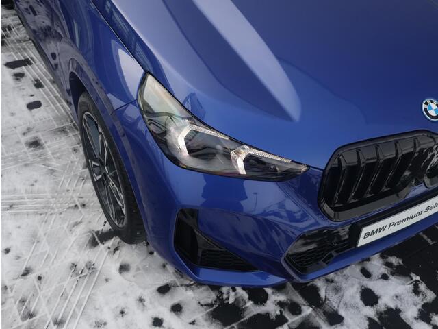 BMW X1 xDrive25e M Sportpakket Pro/ Stuurwielrand verwarmd/ Comfort Access/ Trekhaak/ Panoramadak/ Stoelverwarming/ Driving Assistant Plus/ Head-Up