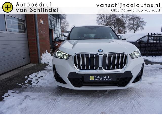 BMW X1 XDRIVE 2.3I 204PK M-SPORT KEURIGE NETTE STAAT VOLLEDIG DEALER ONDERHOUDEN ELECTR.TREKHAAK 360CAMERA FULL LED LEDER SPORTSTUUR+STOELEN VIRTUEEL COCKPIT STOELVERWARMING ANDROID/APPLECARPLAY NAVI CRUISE CLIMA PDC V+A ENZ...