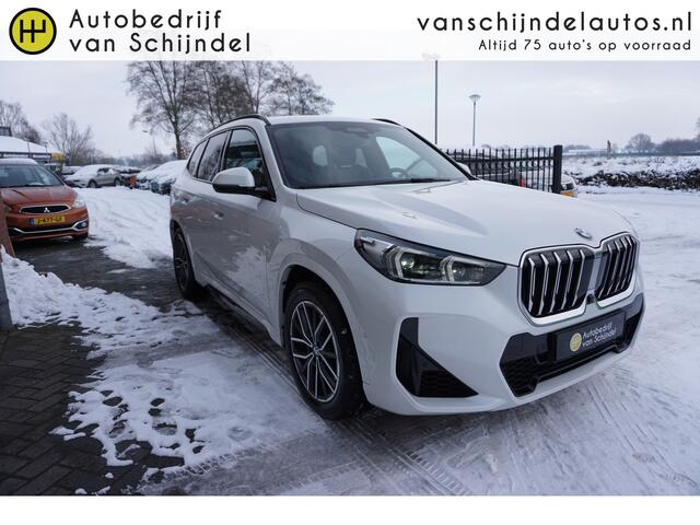 BMW X1 XDRIVE 2.3I 204PK M-SPORT KEURIGE NETTE STAAT VOLLEDIG DEALER ONDERHOUDEN ELECTR.TREKHAAK 360CAMERA FULL LED LEDER SPORTSTUUR+STOELEN VIRTUEEL COCKPIT STOELVERWARMING ANDROID/APPLECARPLAY NAVI CRUISE CLIMA PDC V+A ENZ...