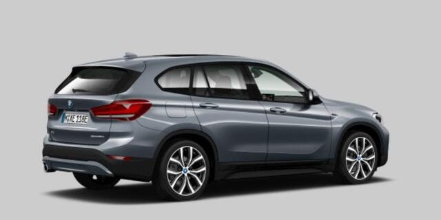 BMW X1 xDrive25e High Executive Panoramadak - Comfort Access - Active Cruise Control - Sportstoelen - Elektrisch verwarmde voorstoelen - Harman Kardon - Head up - Stuurwielrand verwarmd - Comfort Access -