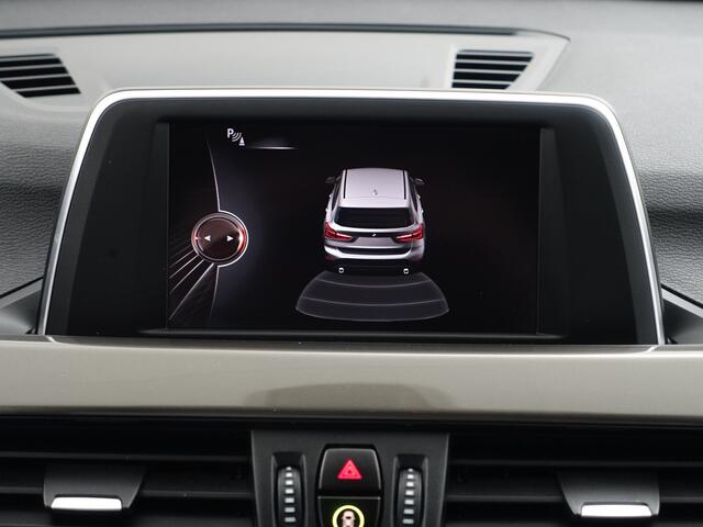 BMW X1 sDrive18i High Executive Aut- Leder Interieur, Stoelverwarming, Sfeerverlichting, Park Assist, Xenon Led, Privacy Glass