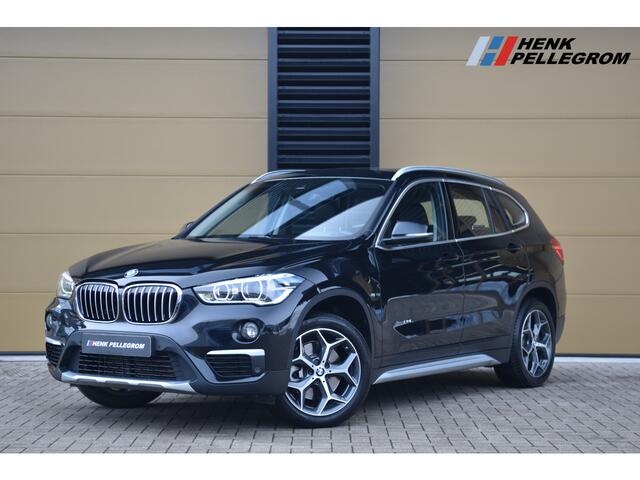 BMW X1 xDrive20i High Executive * Trekhaak * Camera * Panoramadak * Head-up * X-Line *
