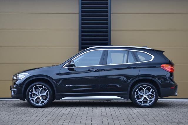 BMW X1 xDrive20i High Executive * Trekhaak * Camera * Panoramadak * Head-up * X-Line *