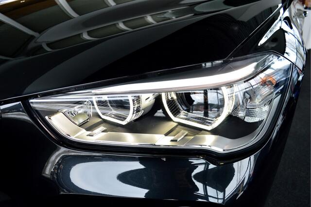 BMW X1 sDrive20i Sport-Line | NL Auto !