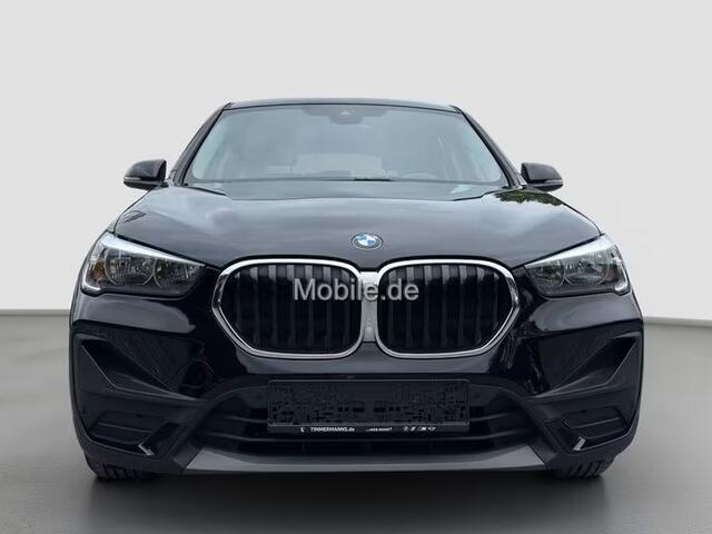 BMW X1 xDrive25e ** NAVI+, KEYLESS, STANDK, CAMERA, SPIEGELPACK, STOELVERW ** 1e EIG - UNFALLFREI - VOL. BMW ONDERH ** ** INFORMEER OOK NAAR ONZE AANTREKKELIJKE FINANCIAL-LEASE TARIEVEN **