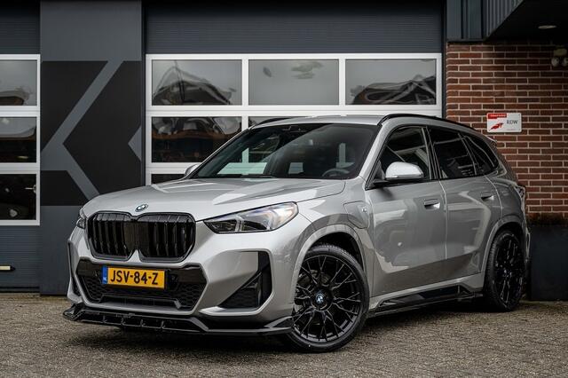 BMW X1 25e xDrive M Sport | Maxton | 20 Inch | Shadow | Driving Ass. Plus | Camera | Adapt. Led | Stoelverwarming |