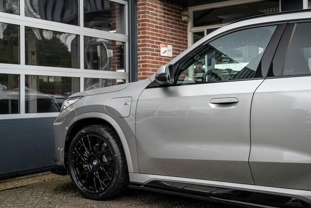 BMW X1 25e xDrive M Sport | Maxton | 20 Inch | Shadow | Driving Ass. Plus | Camera | Adapt. Led | Stoelverwarming |