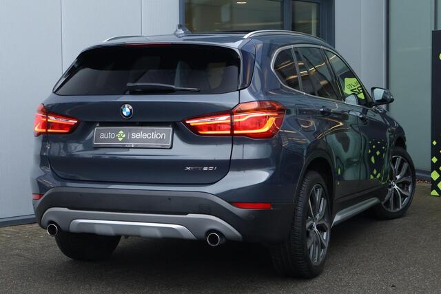 BMW X1 xDrive20i Executive / Panorama / Memory / Headup