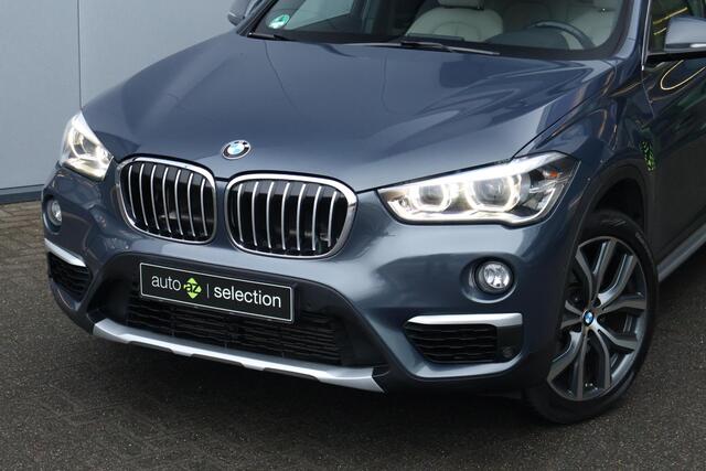 BMW X1 xDrive20i Executive / Panorama / Memory / Headup