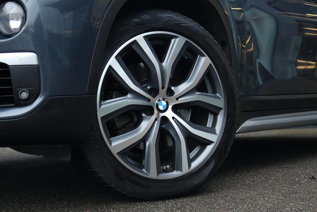 BMW X1 xDrive20i Executive / Panorama / Memory / Headup