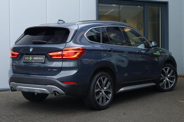 BMW X1 xDrive20i Executive / Panorama / Memory / Headup