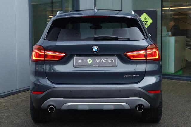 BMW X1 xDrive20i Executive / Panorama / Memory / Headup