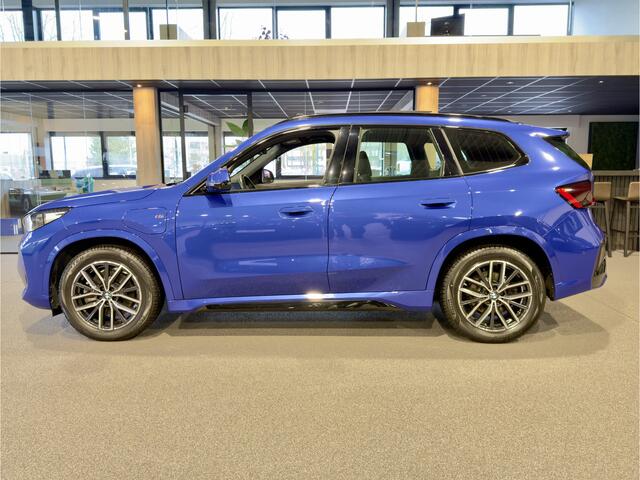 BMW X1 xDrive25e High Executive M-Sport | Panorama | HUD | 360 Camera | Stoelverwarming | Carplay/Android