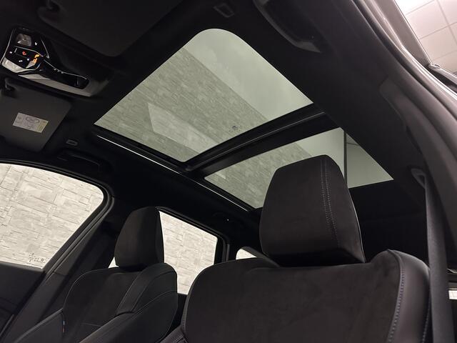 BMW X1 18i M-Sport | Panorama | Sportstoelen | Keyless-Entry | Sfeerverlichting | Achteruitrij-Camera | Carplay | Full-LED | Black-Optic | Getint Glas | Stoelverwarming | Draadloos Laden |